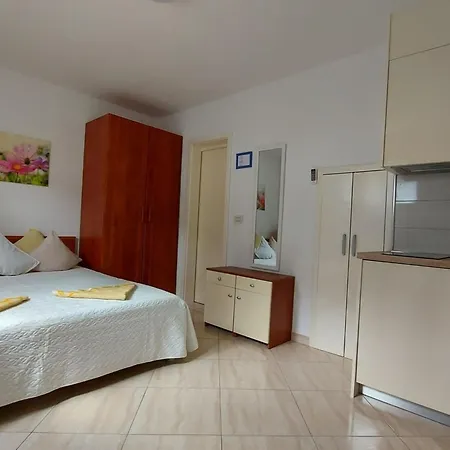 Apartment Helles Studioappartement Mit Grossem Balkon By Interhome Trogir