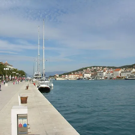 Helles Studioappartement Mit Grossem Balkon By Interhome Apartment Trogir